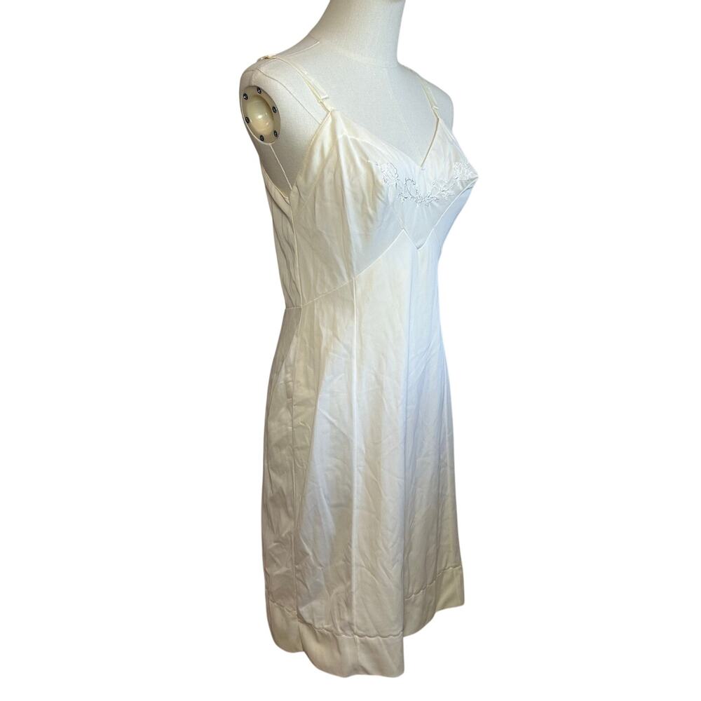 VTG 70s Montgomery Ward White Slip Small Minimalist Lingerie Coquette Cottage